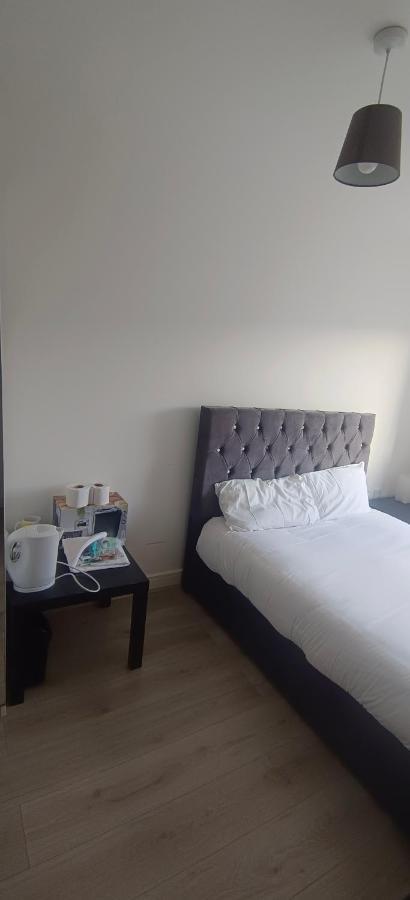 Free Car Park And Walk To Coop, Etihad , Piccadilly Манчестер Екстер'єр фото